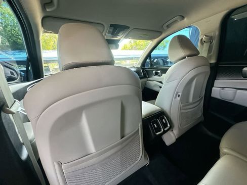 Used 2025 Kia Sorento S FWD image 23