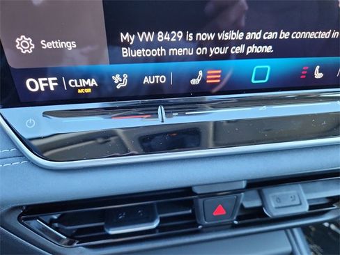 New 2026 Volkswagen Tiguan SE image 13