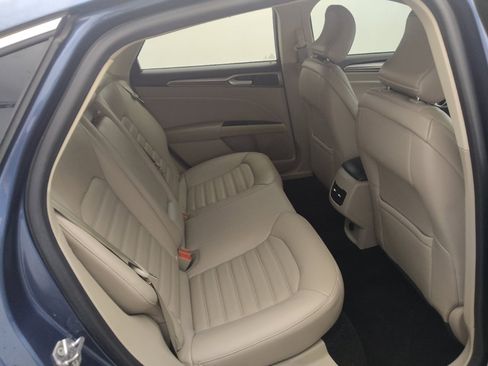 Used 2018 Ford Fusion SE w/ Fusion SE Technology Package FWD image 19
