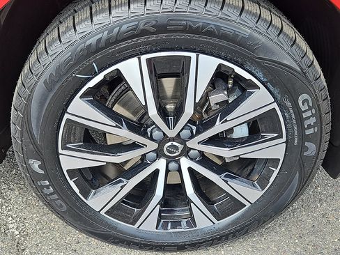Certified 2023 Volvo XC60 B5 Core w/ Climate Package AWD/4WD image 8