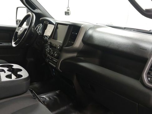 Used 2024 RAM 3500 Tradesman w/ Chrome Appearance Group AWD/4WD image 29