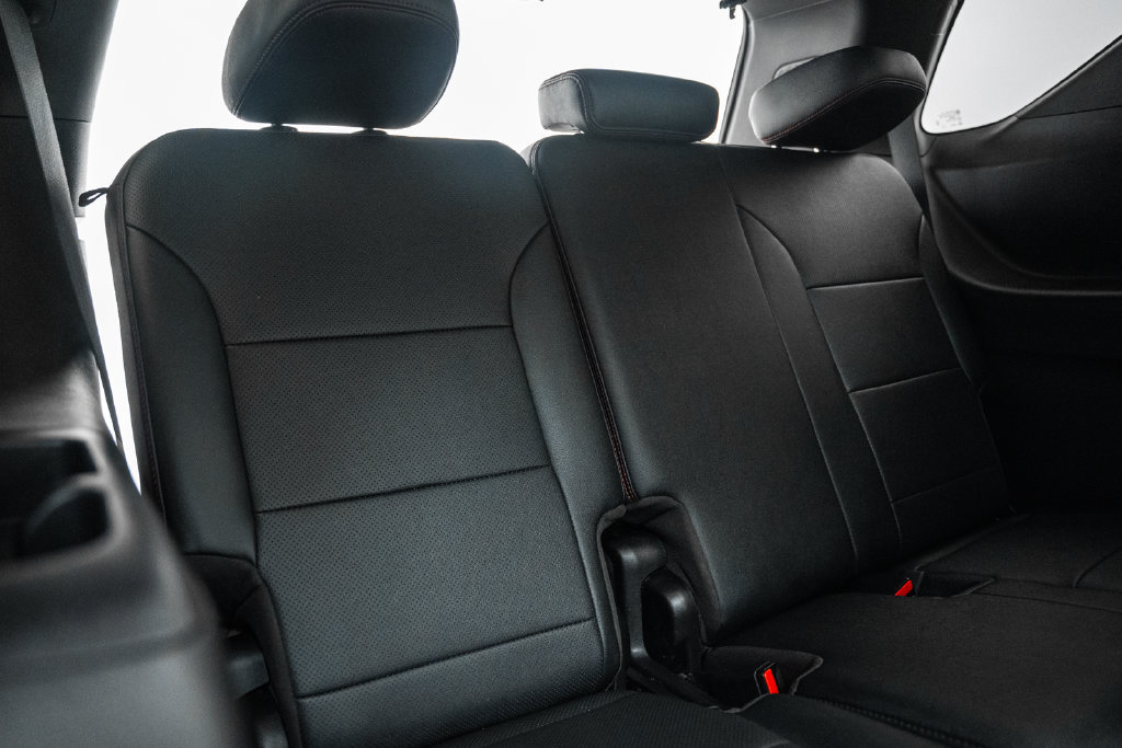 Used 2024 Chevrolet Traverse RS FWD image 38
