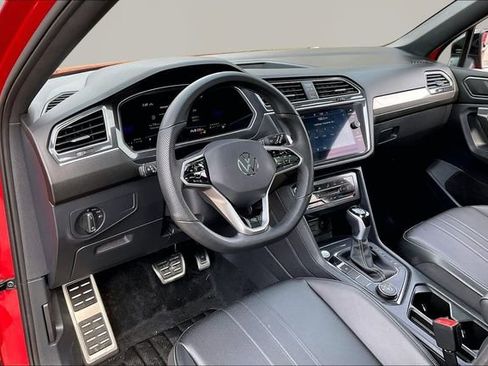 Used 2024 Volkswagen Tiguan SE R-Line image 12