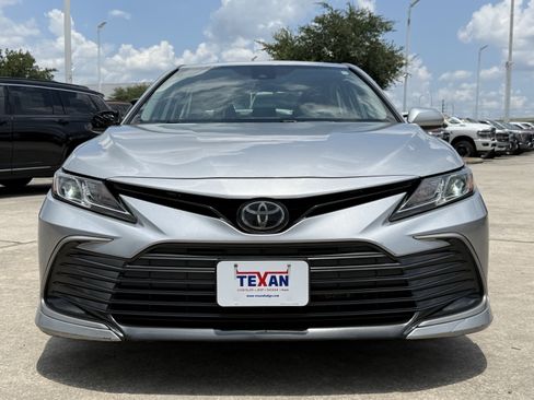 Used 2022 Toyota Camry LE FWD image 10