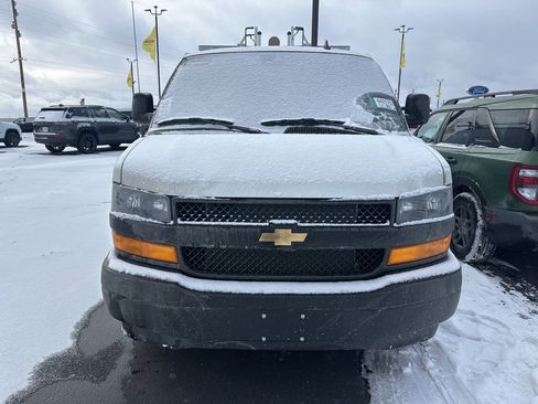 Used 2025 Chevrolet Express 2500 Work Van w/ Communications Package image 14