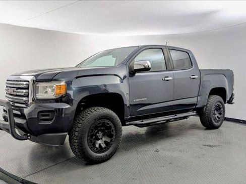 Used 2017 GMC Canyon 2WD Crew Cab w/ Convenience Package image 2