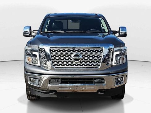 Used 2016 Nissan Titan SL image 9