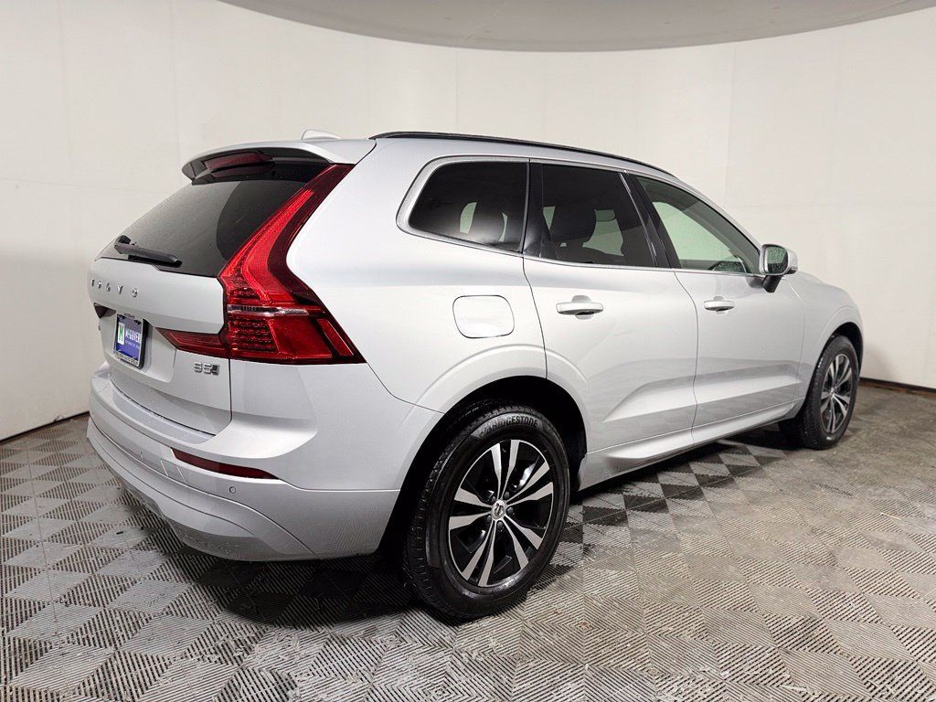 Used 2023 Volvo XC60 B5 Core AWD/4WD image 7