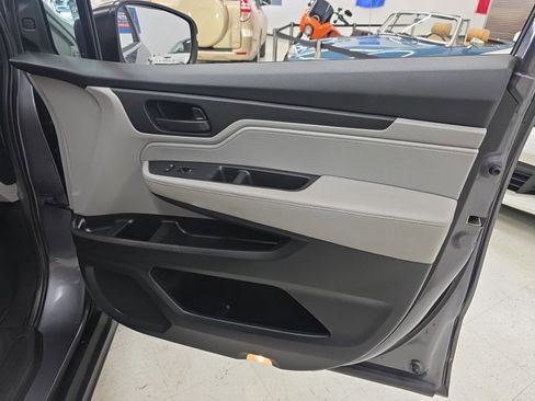 Used 2018 Honda Odyssey EX image 12