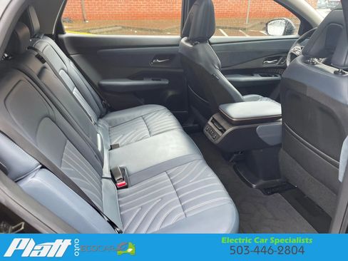 Used 2023 Nissan Ariya image 49