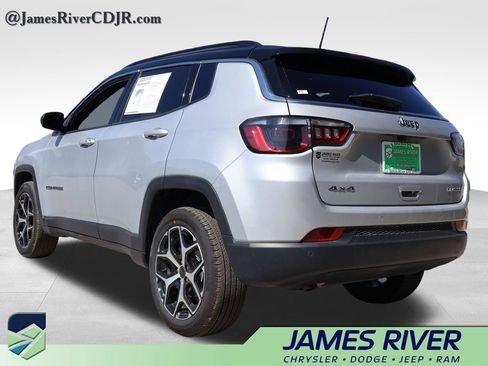 Used 2025 Jeep Compass Limited AWD/4WD image 3
