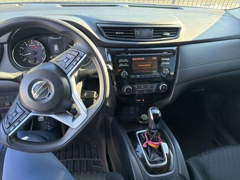 Used 2017 Nissan Rogue S image 5