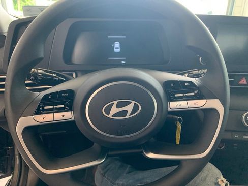 New 2026 Hyundai Elantra SE FWD image 4