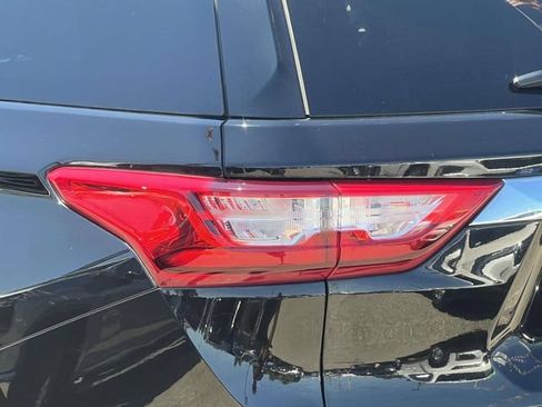 Used 2020 Chevrolet Traverse LT w/ LT Premium Package AWD/4WD image 10
