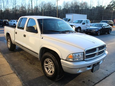 Used 2003 Dodge Dakota SLT w/ Deluxe Convenience Group image 2