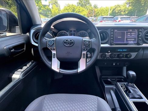 Certified 2021 Toyota Tacoma SR5 AWD/4WD image 17