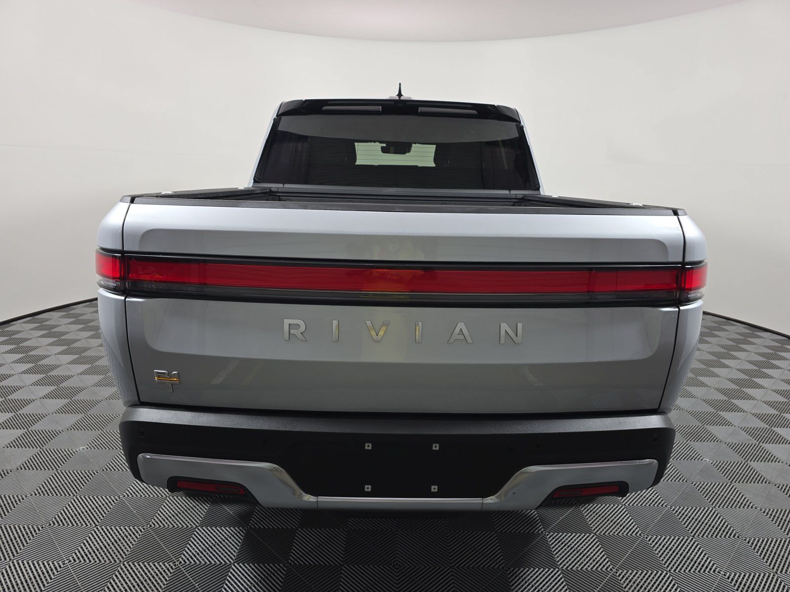 Used 2022 Rivian R1T Adventure AWD/4WD image 4