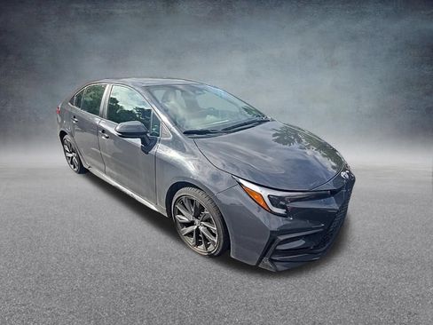 Used 2025 Toyota Corolla SE FWD image 2