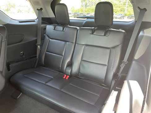 Certified 2024 Ford Explorer Limited AWD/4WD image 15