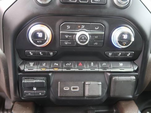 Certified 2023 GMC Sierra 3500 Denali image 24