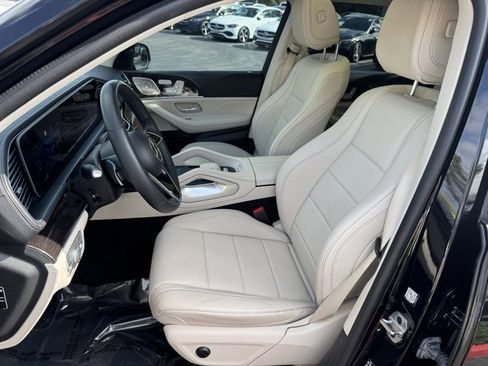 Used 2024 Mercedes-Benz GLS 450 4MATIC image 17