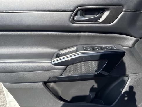 Certified 2024 Nissan Pathfinder SV image 19