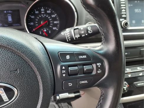 Used 2020 Kia Sedona EX FWD image 21