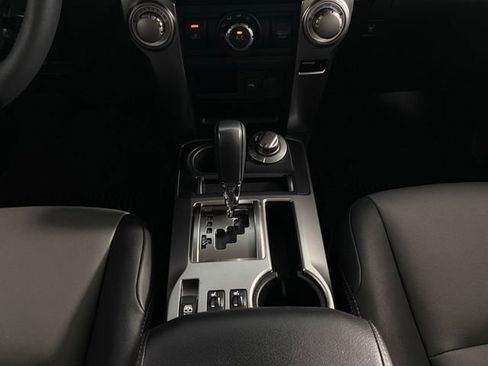 Used 2022 Toyota 4Runner SR5 Premium w/ Moonroof Package AWD/4WD image 22