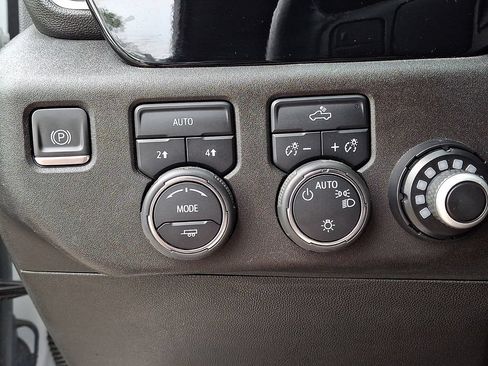 Certified 2024 Chevrolet Silverado 1500 LT AWD/4WD image 23