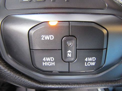 Used 2025 RAM 2500 Big Horn AWD/4WD image 40
