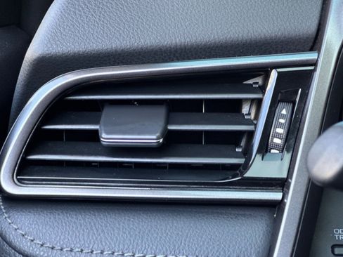 Used 2022 Toyota Camry SE FWD image 28