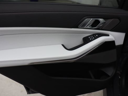 Used 2026 BMW X7 xDrive40i w/ Dynamic Handling Package image 12