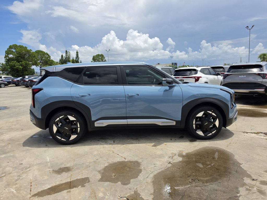 New 2027 Kia Seltos S FWD image 9