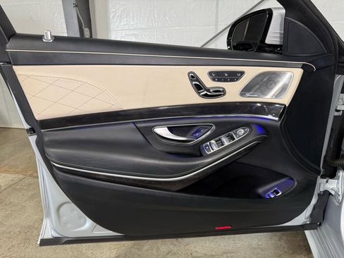 Used 2019 Mercedes-Benz S 560 Sedan image 12
