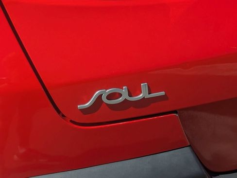 Used 2022 Kia Soul LX FWD image 11