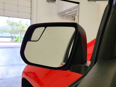 Used 2018 Chevrolet Colorado Z71 AWD/4WD image 19
