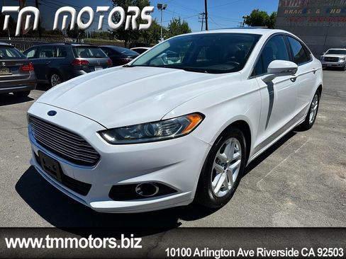 Used 2016 Ford Fusion SE w/ Equipment Group 202A FWD image 1