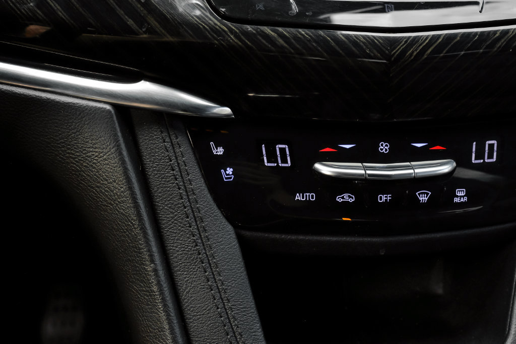 Used 2020 Cadillac XT6 Premium Luxury FWD image 33