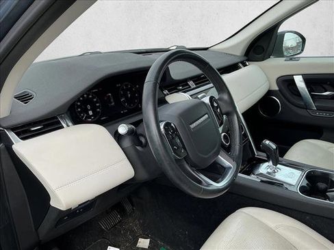 Used 2020 Land Rover Discovery Sport SE image 10