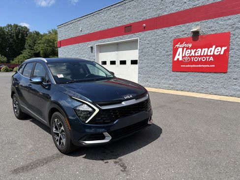 Used 2023 Kia Sportage EX AWD/4WD image 1