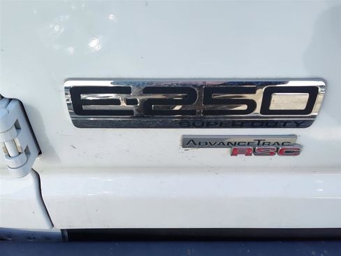 Used 2014 Ford E-250 and Econoline 250 w/ Power Group image 5