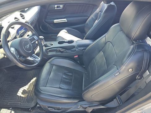 Used 2017 Ford Mustang Premium RWD image 11