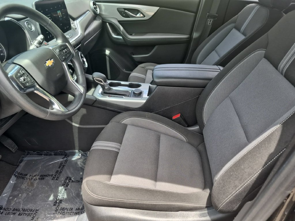 Used 2025 Chevrolet Blazer LT FWD image 24