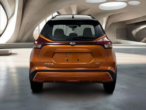 Used 2024 Nissan Kicks SR w/ SR Premium Package FWD image 6