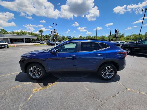 Used 2024 Chevrolet Trax LT FWD image 3