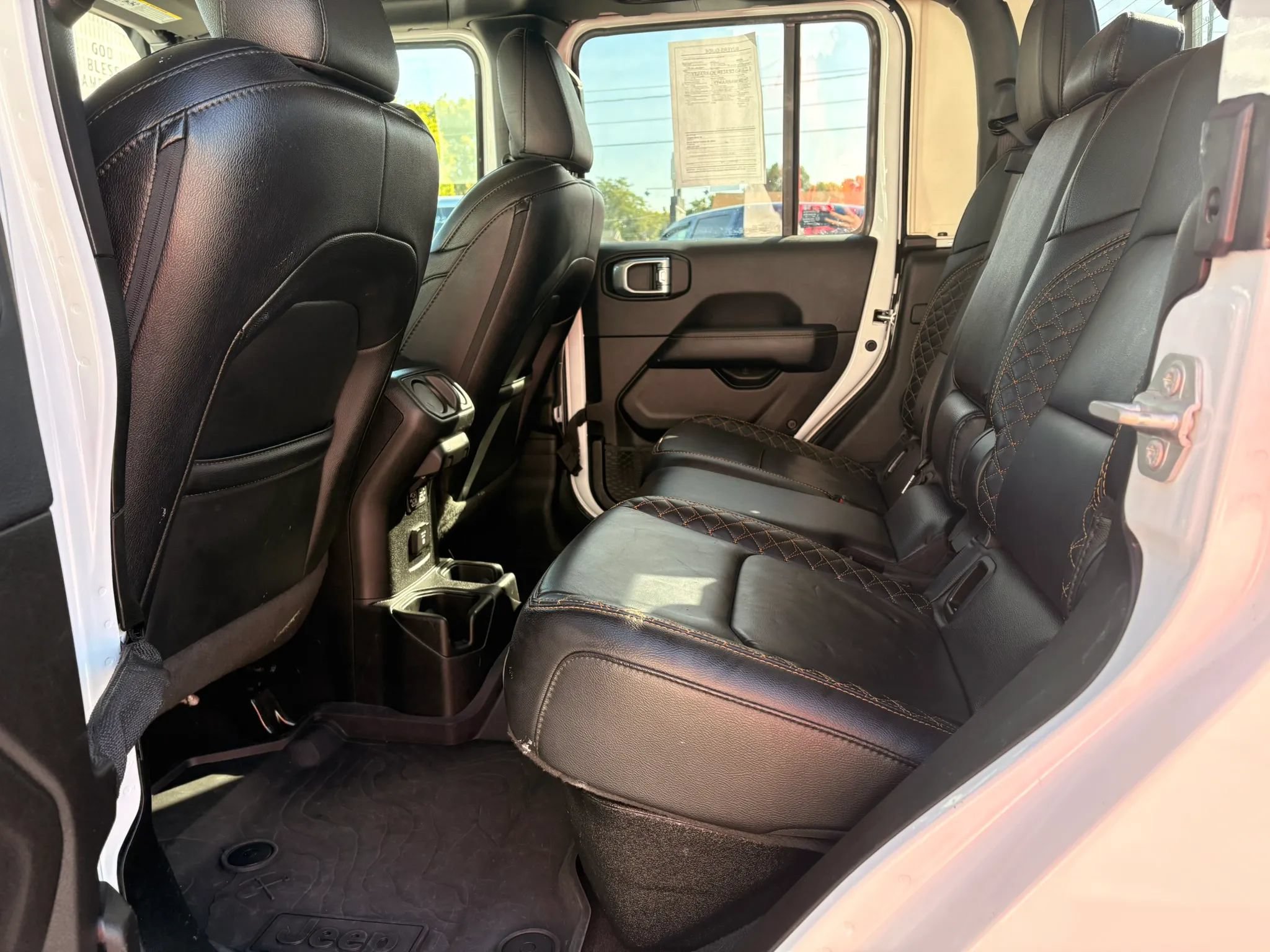 Used 2023 Jeep Gladiator Overland AWD/4WD image 14