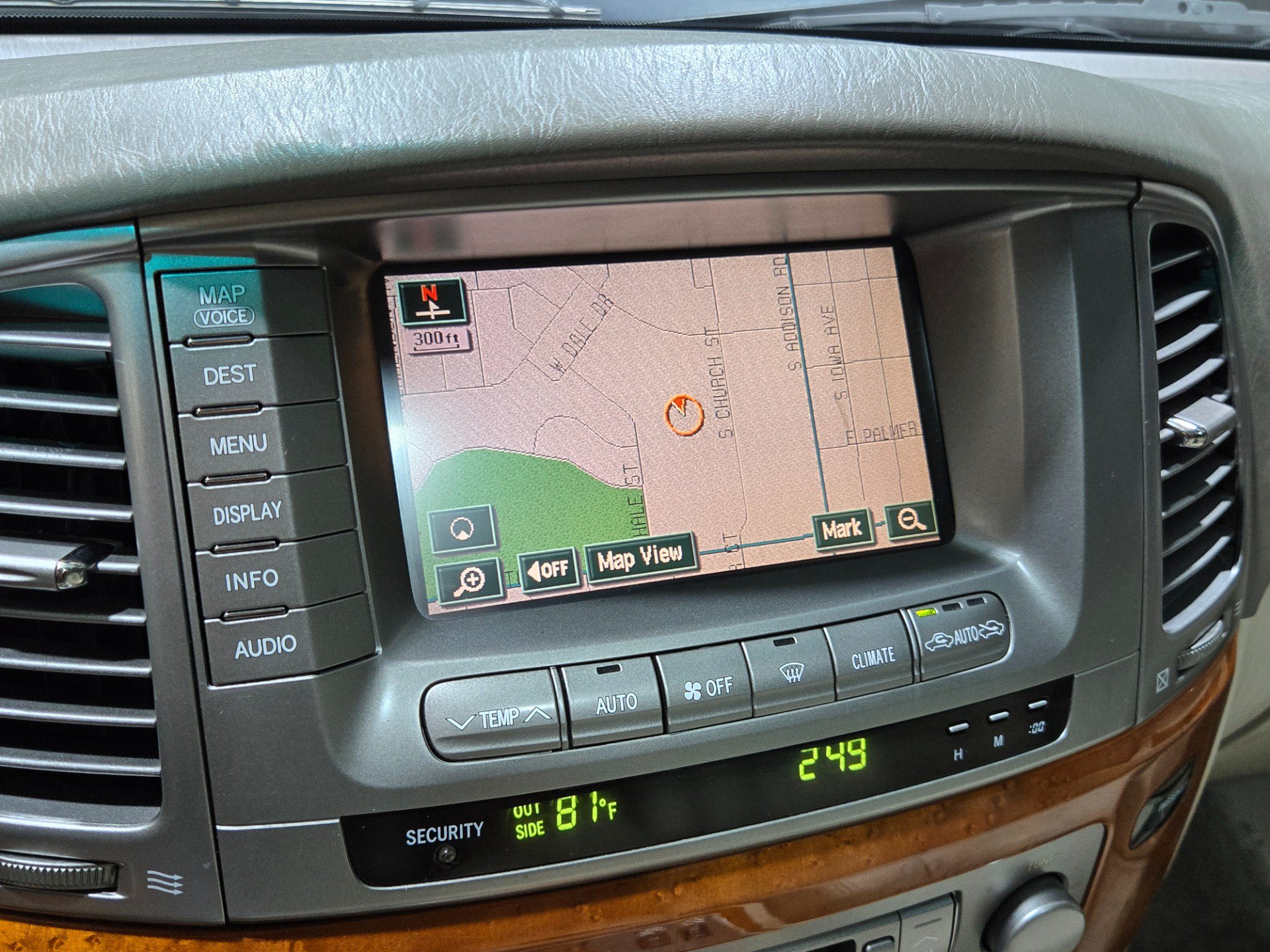 Used 2004 Lexus LX 470 4WD image 14