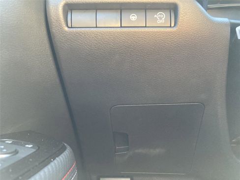 New 2026 Nissan Kicks SR image 16