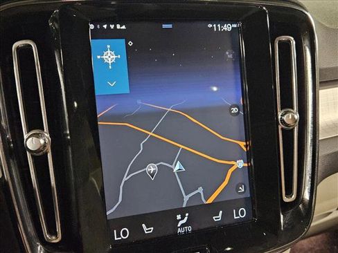 Used 2019 Volvo XC40 T5 Momentum image 13