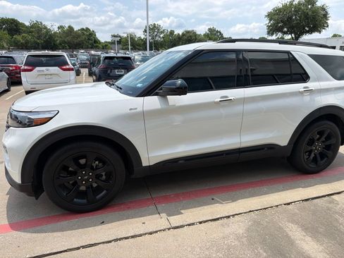 Used 2023 Ford Explorer ST-Line w/ Class IV Trailer Tow Package RWD image 5